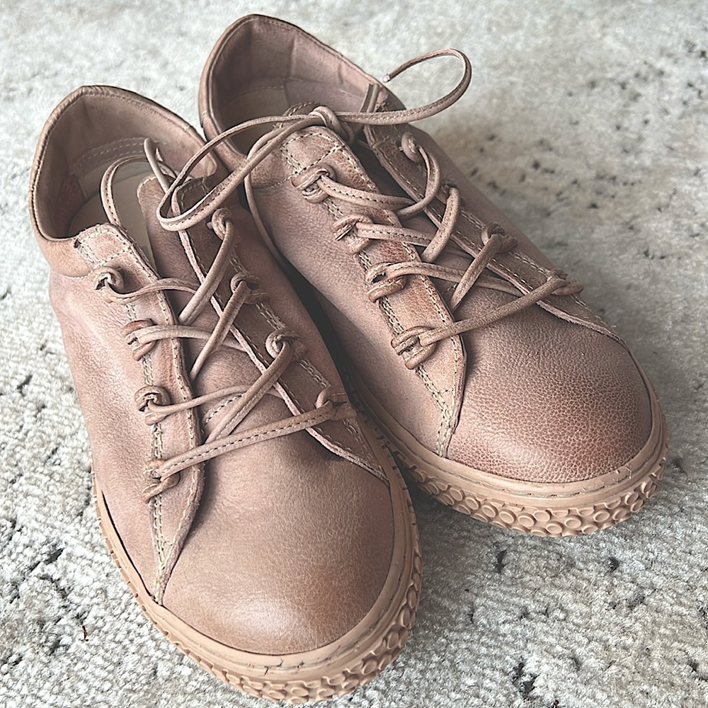 Miz Mooz dusty pink leather sneakers 39 like new w box